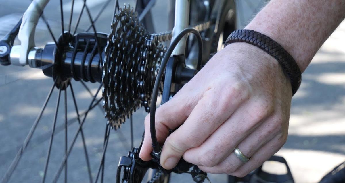 Video guide Roadside bike repairs Cycling UK